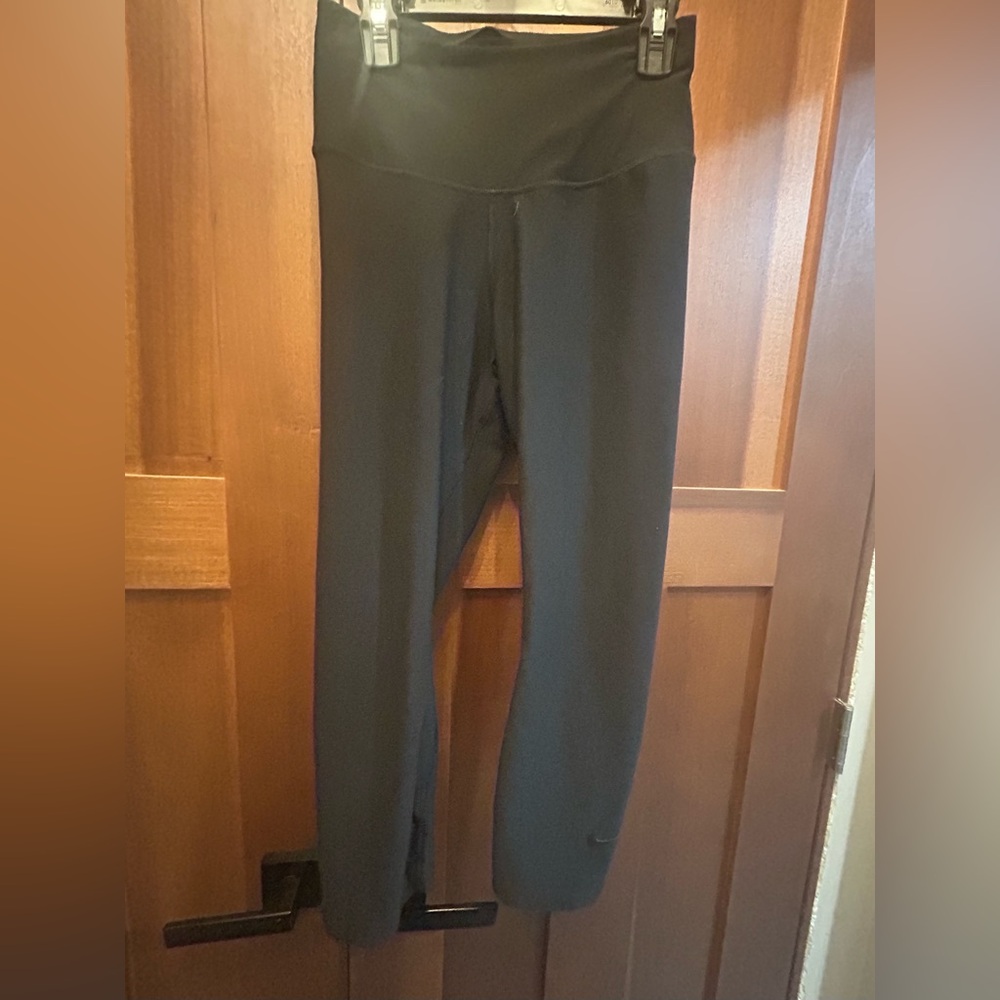 Size small black Nike capri